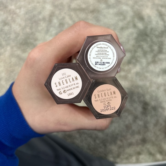 Makeup Bundle - Picture 5 of 6